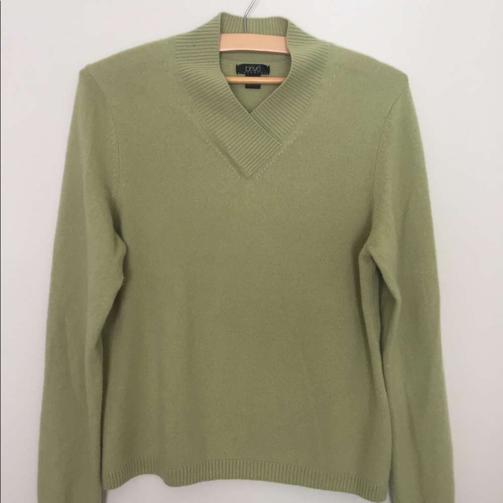 Privé 100% Cashmere sweater size large green